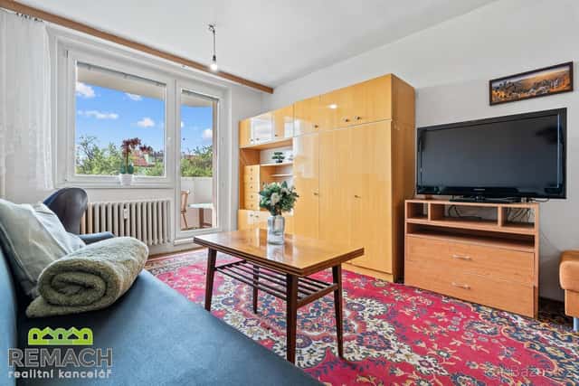 Prodej, byt 1+1 s balkonem, 29 m² + balkon 5 m², Otrokovice, okres Zlín