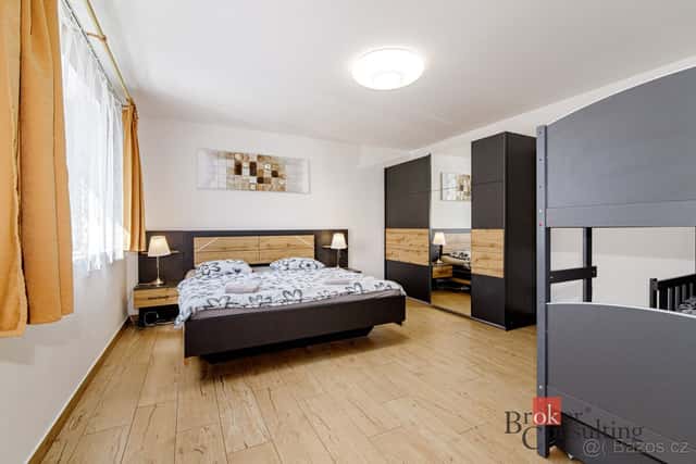 Prodej, komerční/ubytování, 250 m2, Raťkov 177, 75605 Karoli, okres Vsetín