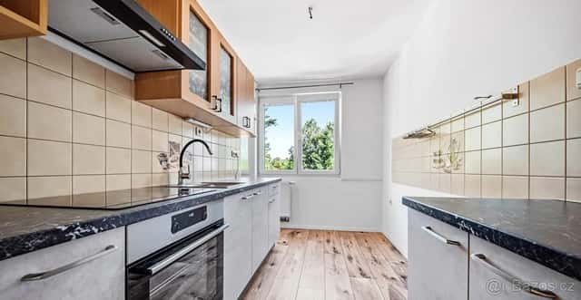 Pronájem prostorného bytu 3+1, 65 m² – Hradec Králové, Slezs, okres Hradec Králové
