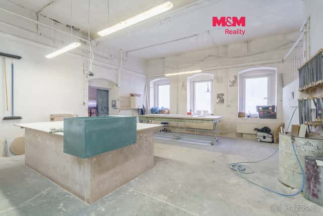 Prodej výrobního objektu, 2100 m², K. Vary, ul. Sokolovská, okres Karlovy Vary