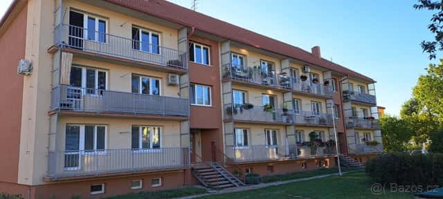 Pronájem zrekonstruovaného bytu 1+1 s velkou lodžií – Hodoní, okres Hodonín