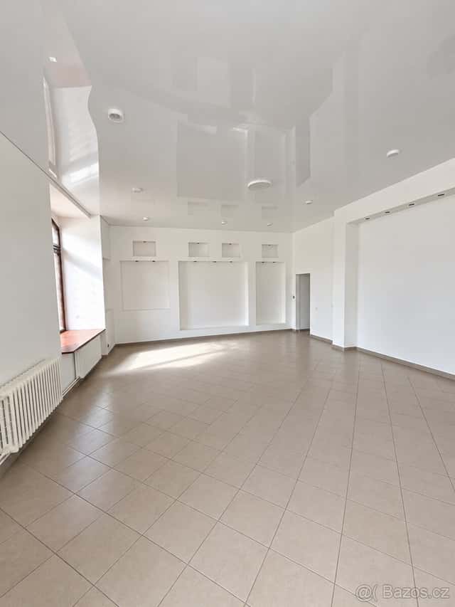 Pronájem obchodního prostoru / kanceláře 52 m², Praha 9