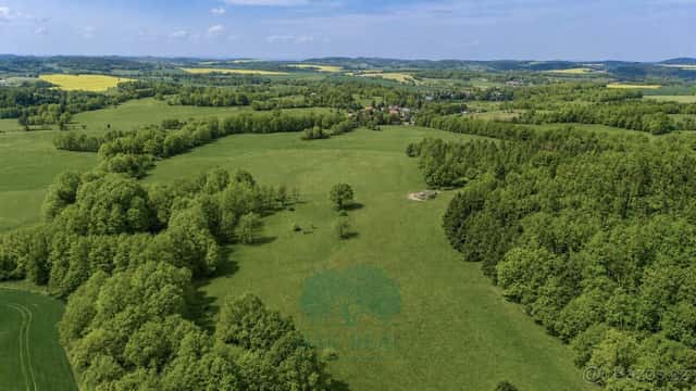Prodej zcelených zemědělských pozemků - pastviny, rybník a l, okres Benešov
