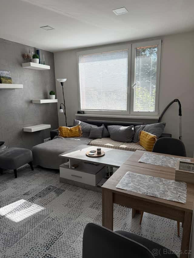 Pronájem komplet vybaveného bytu 2+kk (40 m²) Lovosice, okres Litoměřice