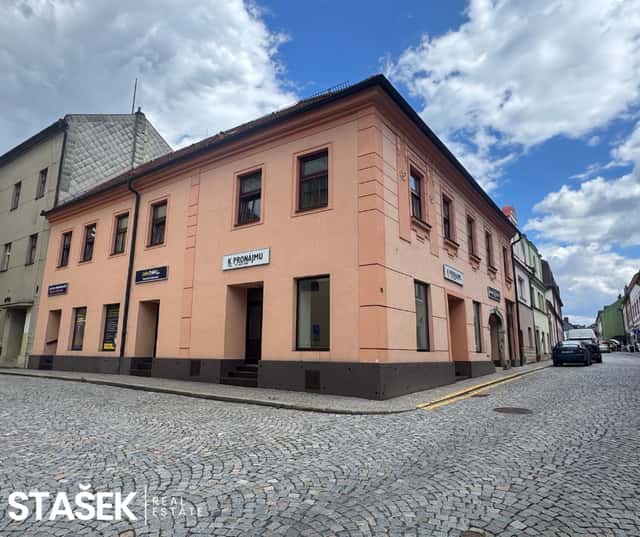 Pronájem komerčních prostor 57 m² přímo na náměstí v České T, okres Ústí nad Orlicí