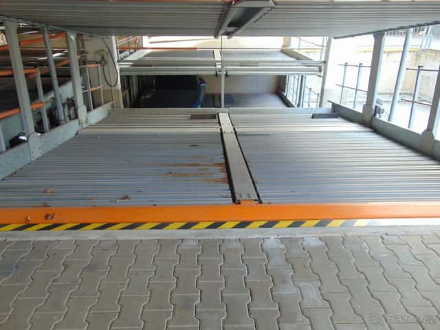 Pronájem garážové stání, 11 m² - Pardubice, okres Pardubice