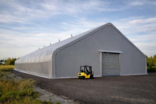 Plachtová hala 18 x 42 m, okres Pardubice