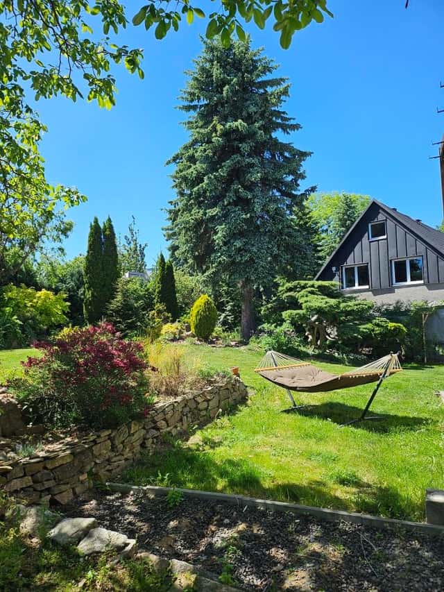 Vícegenerační dům 335m2 se dvěma byty a pozemkem 1686m2, okres Chomutov