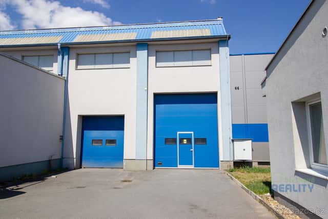 Komerční hala 1 298 m² – logistika / sklad, výška 10 m, 3 vj, okres Praha-východ