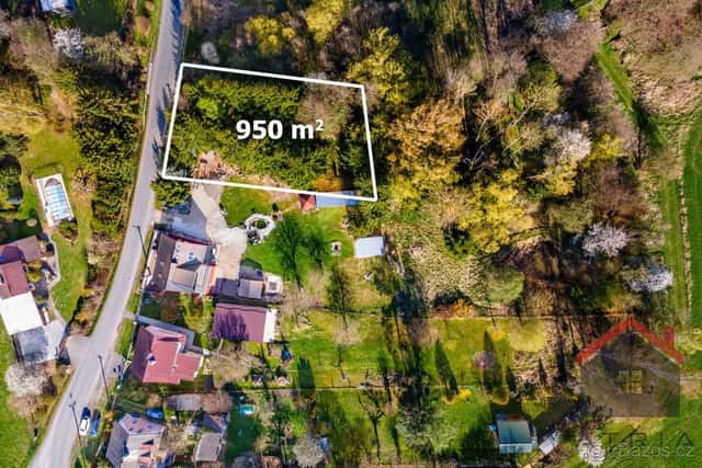 Prodej slunného stavebního pozemku v Medovém Újezdě 950m2, okres Rokycany