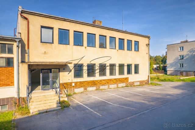K prodeji, zrekonstruovaný komerční objekt s občanským využi, okres Jindřichův Hradec