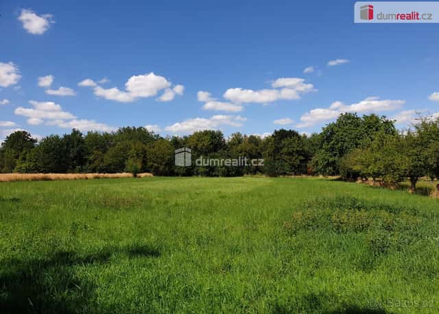 prodej rovinatého pozemku o velikosti 1.141m2 v obci Hranice, okres Přerov