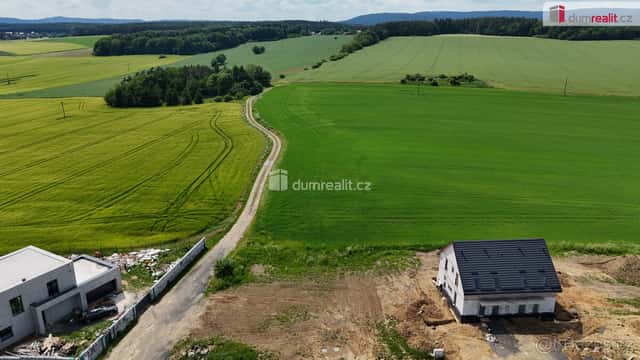 exkluzivní prodej zasíťované stavební parcely o výměře 897 m, okres Příbram