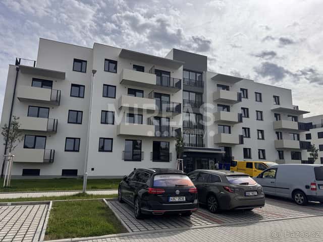 Lysá nad Labem, pronájem garážového místa se sklepem v bytov, okres Nymburk