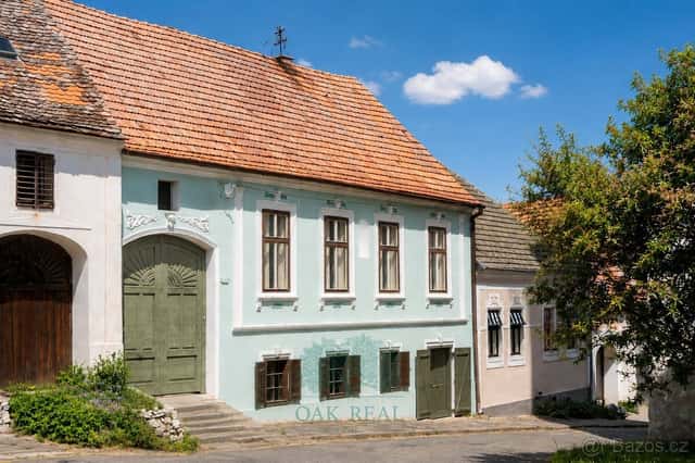 Prodej historické usedlosti, o velikosti 200 m2, na pozemku, okres Břeclav