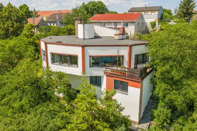 Unikátní vila v Tuchoměřicích, okres Praha-západ