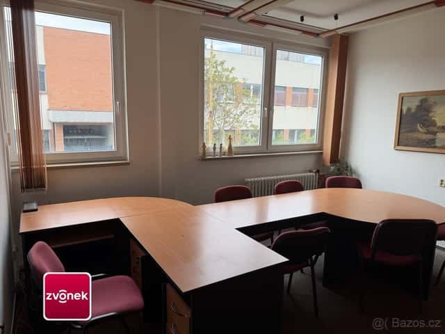 Pronájem až 8 kanceláří 151 m², možnost pronajmout i samosta, okres Zlín
