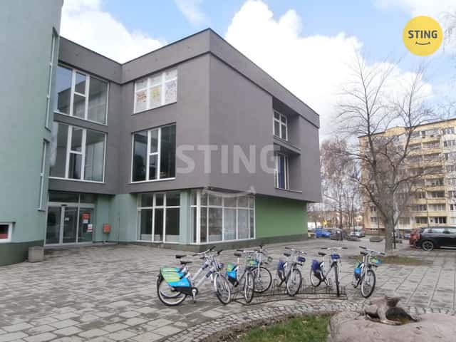Pronájem obchodu 240m2., 135504, okres Opava