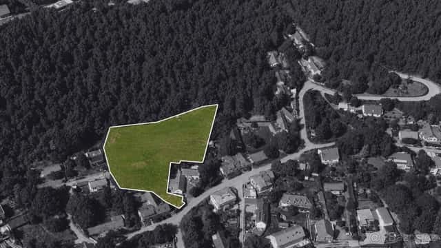 pozemek s možností rozdělení až na 3 stavební parcely u lesa, okres Praha-východ