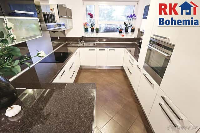 Prodej RD 5kk 184m2, garáž, Újezd nad Lesy, ul. Lutínská, ba, Praha 9