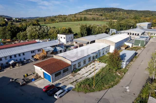 Prodej výrobního areálu se sušárnou na dřevo a s pozemky 606, okres Vsetín