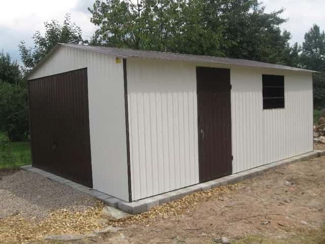 PLECHOVÁ GARÁŽ 4 X 6m, okres České Budějovice