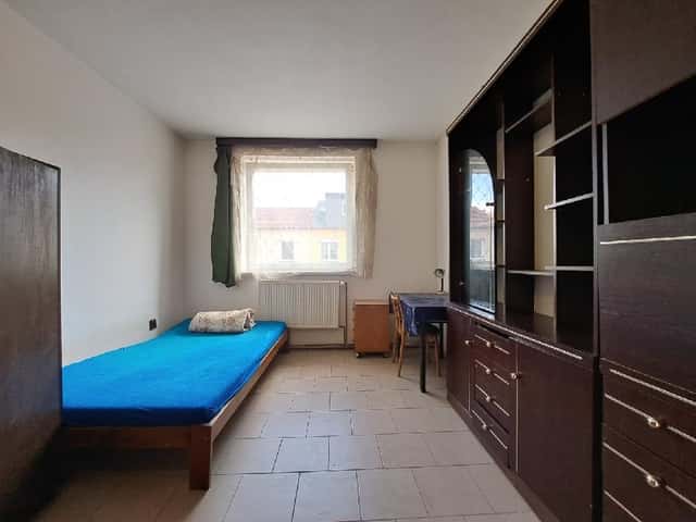 Pronájem velkého pokoje o 16 m2 v cihlovém domě, Židenice, p, okres Brno-město