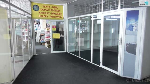 pronájem obchodu 18 m2 v Ostravě Porubě, okres Ostrava-město