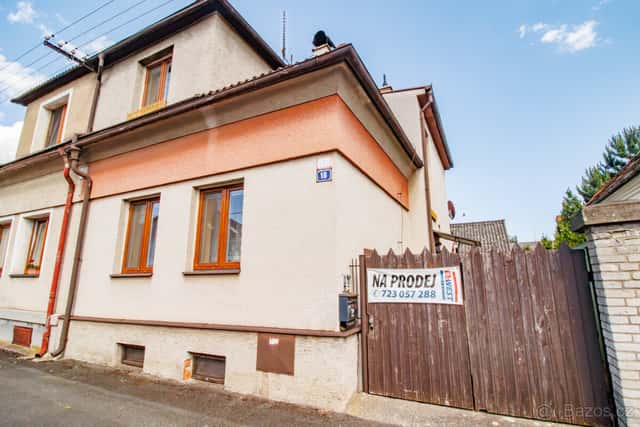 Prodej rodinného domu se zahradou a garáží v Horažďovicích, okres Klatovy