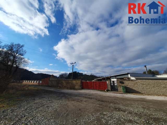 Prodej rozsáhlého areálu 5 704 m bydlení i podnikání v jedi, okres Mladá Boleslav