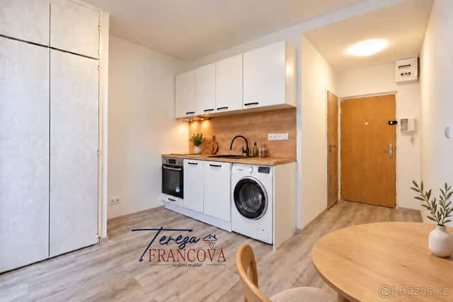 Pronájem nově zrekonstruovaného bytu 1+1 s balkonem, sídl. E, okres Prostějov