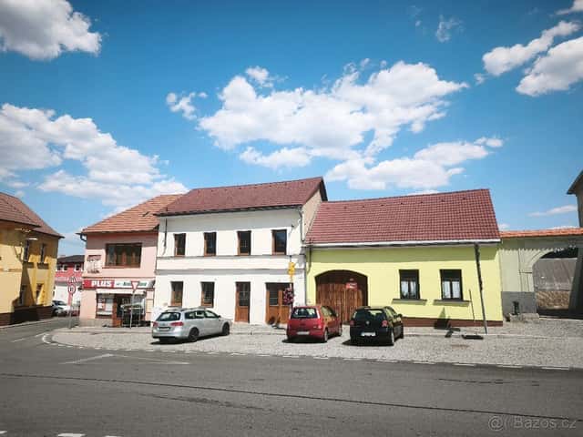 Dva domy na náměstí až 5 bytů a obchod nebo restaurace, okres Příbram