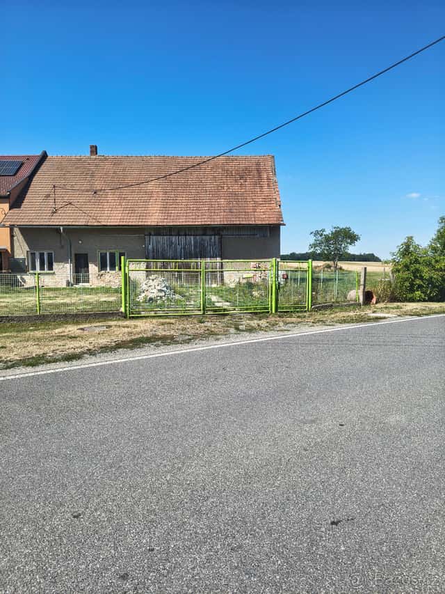 Velká Jesenice - rodinný dům se zahradou, okres Náchod