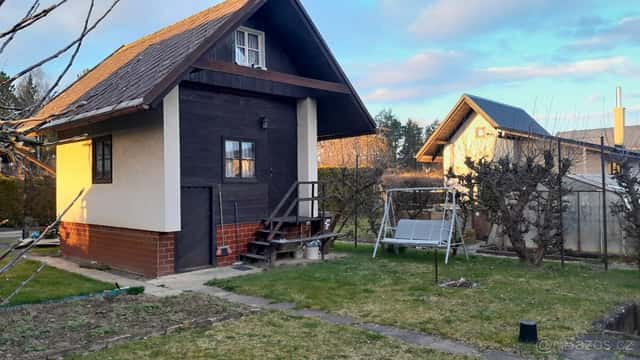 Pronájem zahrady s chatkou, okres Hradec Králové