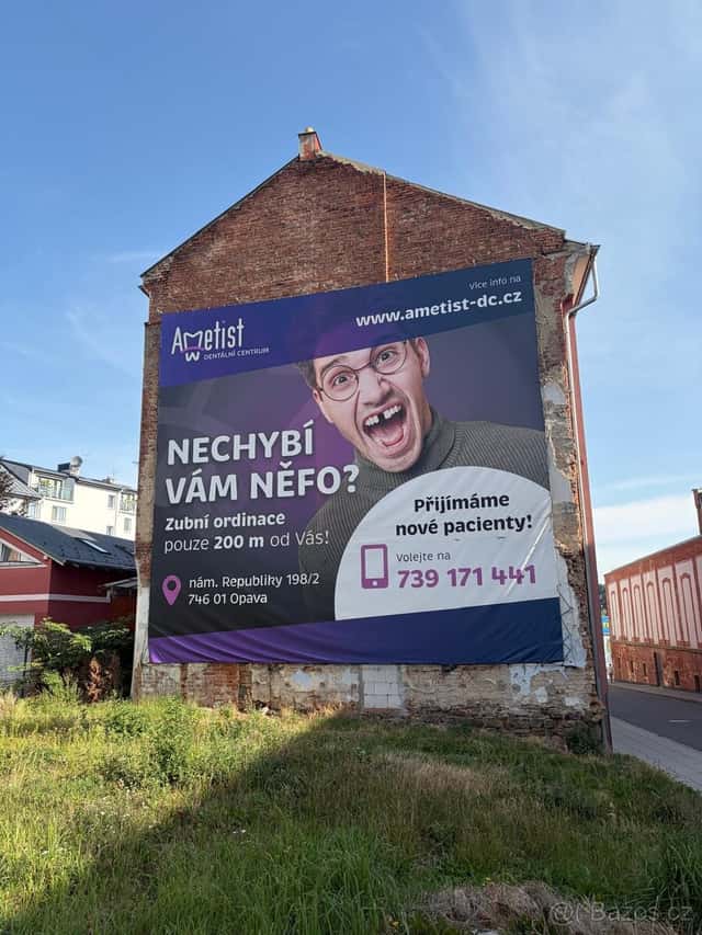 REKLAMNÍ PLOCHA K PRONÁJMU - VEDLE OBCHODNÍHO DOMU BREDA & W, okres Opava