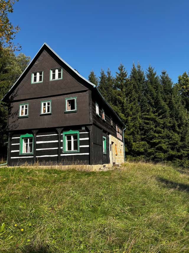 Prodej domu / chalupy s velkou zahradou 1 846 m² –, okres Česká Lípa