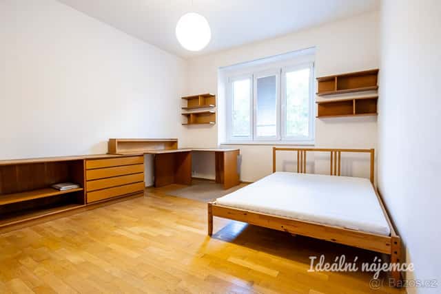 Pronájem bytu 1+kk, Biskupcova, Žižkov, 17 900 Kč/měs, 29 m, Praha 9