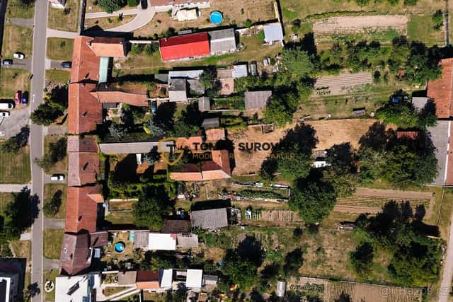 Prodej stavebního pozemku s domem a hospodářskými budovami, okres Kroměříž
