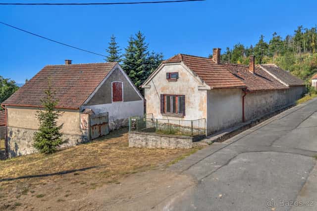 Prodej chalupy - dvě stodoly, garáž, Mikulovice u Třebíče, okres Třebíč