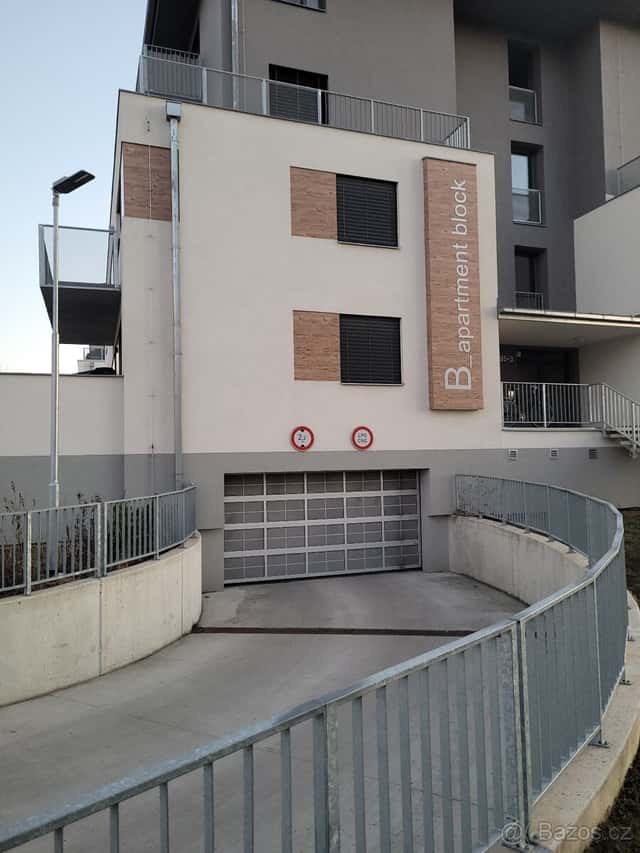 Prodej garážového stání 12 m² Želetická, Praha - Sobín, Praha 4