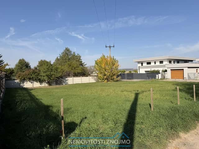 Pronájem pozemku, 600m2, rovina, čtvercový tvar, k.ú. Nový Š, okres Znojmo