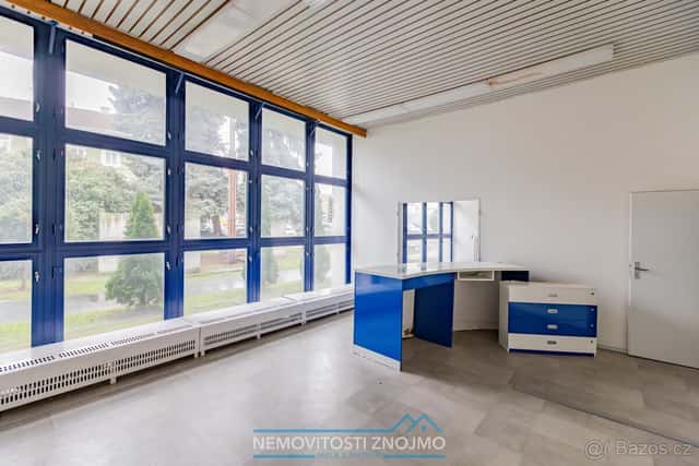Pronájem komerčního prostoru v přízemí 450 m2 | Businesspar, okres Znojmo