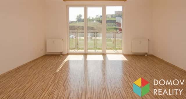 Byt 1+kk, balkon, garážové stání, okres Beroun