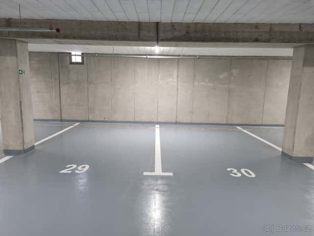 PRONÁJEM ROZŠÍŘENÉHO GARÁŽOVÉHO STÁNÍ ŠIBENIK - OLOMOUC, okres Olomouc