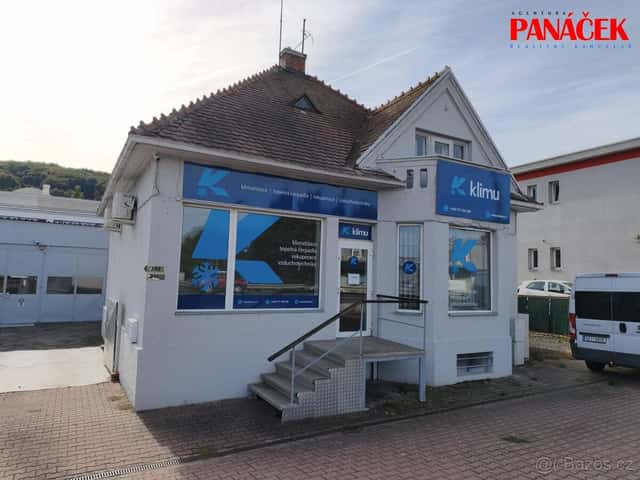 Pronájem obchodního prostoru 100 m and sup2; Zlín třída Tomá, okres Zlín