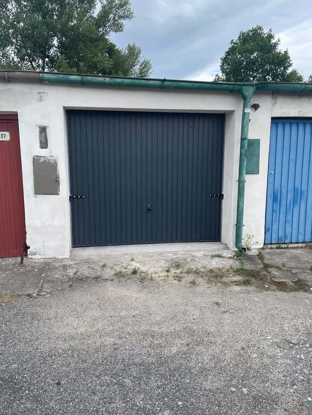 Pronájem garáže, okres Mělník