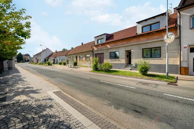 Prodej dvougeneračního domu s komerčním prostorem, Brno venkov, okres Brno-venkov