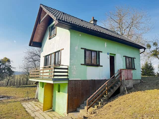 Prodej pozemku 3 662 m² se zděnou chatou na samotě – Vítonic, okres Kroměříž