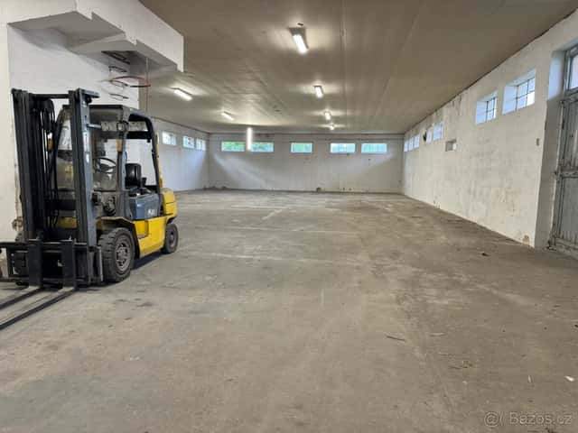 SKLADOVACÍ PROSTORY 1000m2, okres Louny