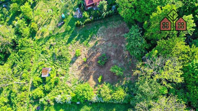 Zahrada o rozloze 1002 m2, možná výstavba, elektřina, voda,, okres Ústí nad Labem